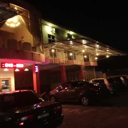 Daisyinn Budget Hotel Kuala Terengganu Kampong Gong Badak Buitenkant foto