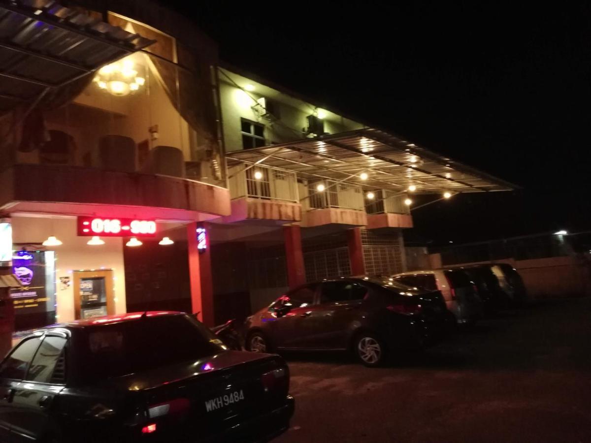Daisyinn Budget Hotel Kuala Terengganu Kampong Gong Badak Buitenkant foto