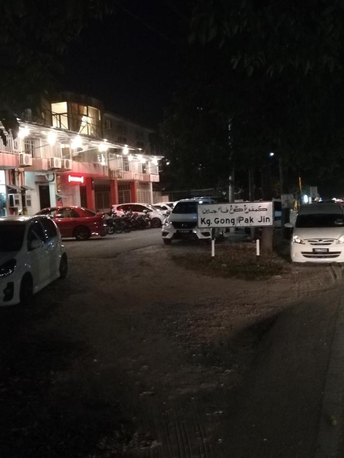 Daisyinn Budget Hotel Kuala Terengganu Kampong Gong Badak Buitenkant foto