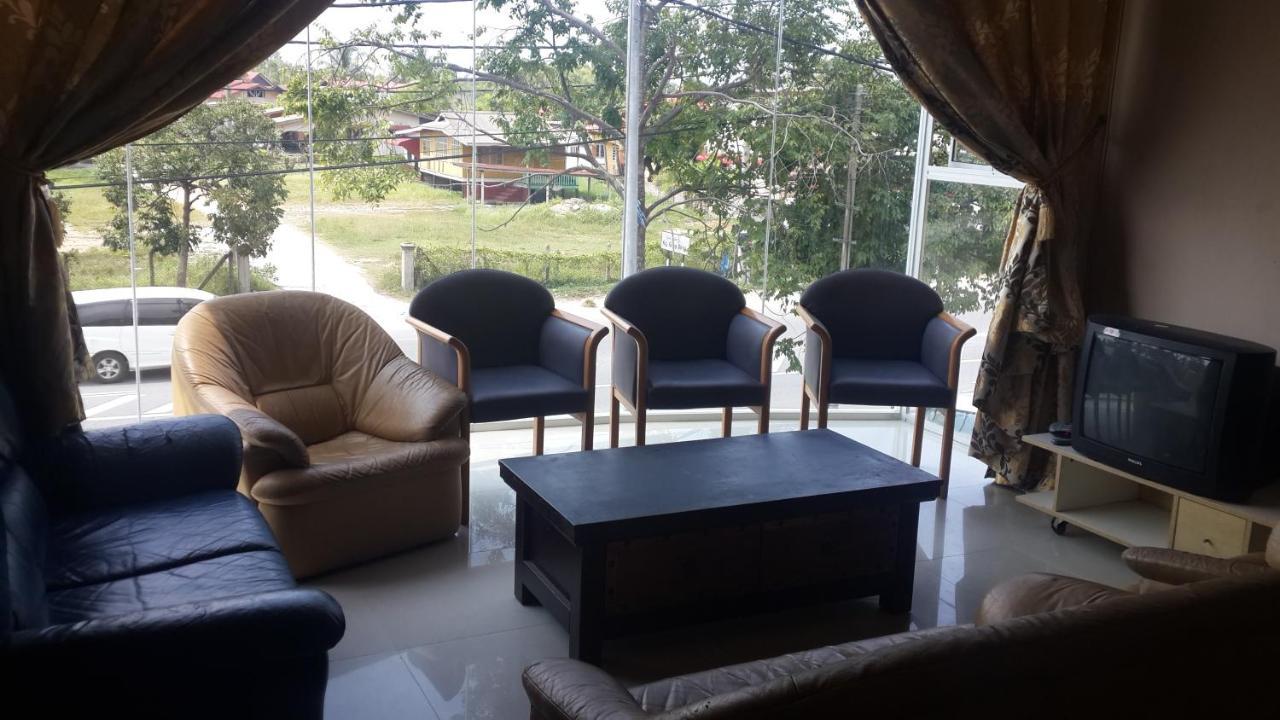 Daisyinn Budget Hotel Kuala Terengganu Kampong Gong Badak Buitenkant foto