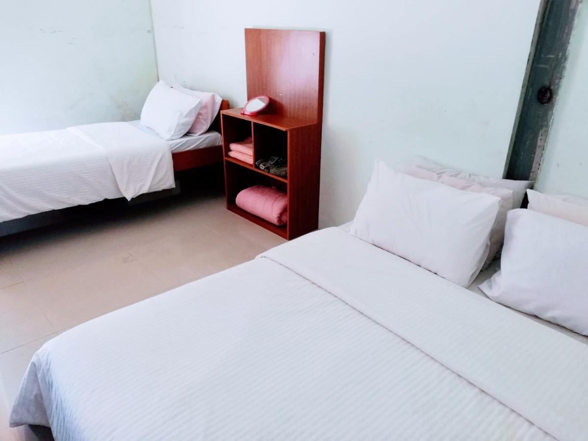 Daisyinn Budget Hotel Kuala Terengganu Kampong Gong Badak Buitenkant foto