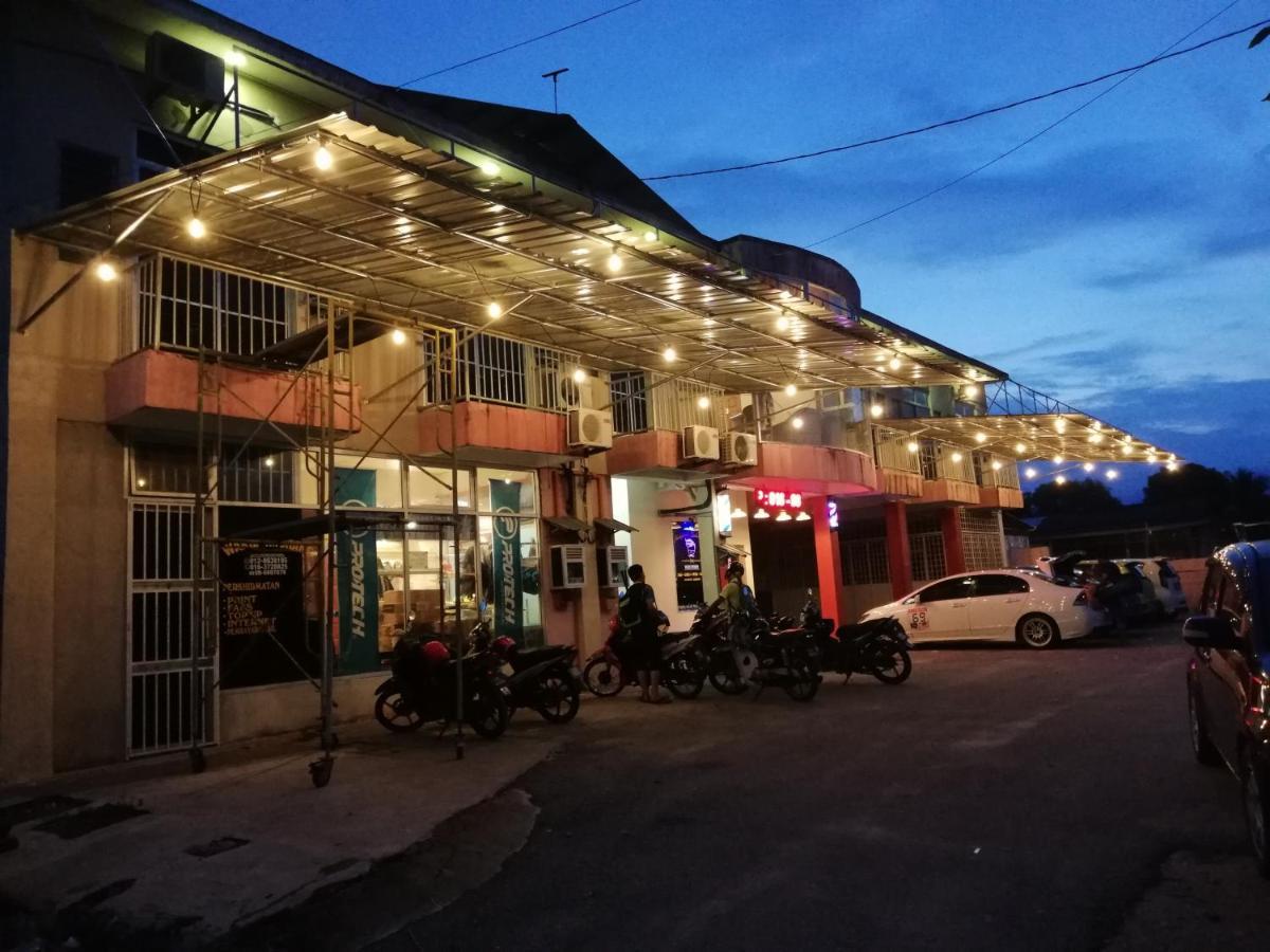 Daisyinn Budget Hotel Kuala Terengganu Kampong Gong Badak Buitenkant foto