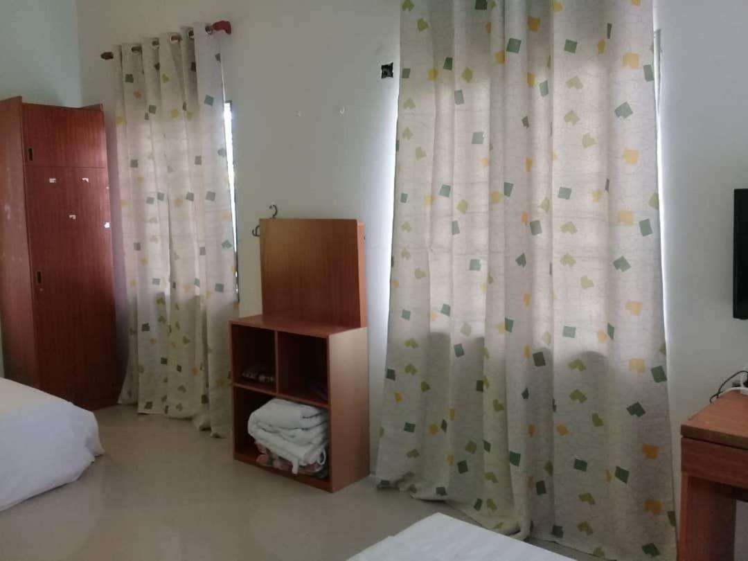 Daisyinn Budget Hotel Kuala Terengganu Kampong Gong Badak Buitenkant foto